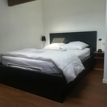 Maison En Bord De Marne שלה