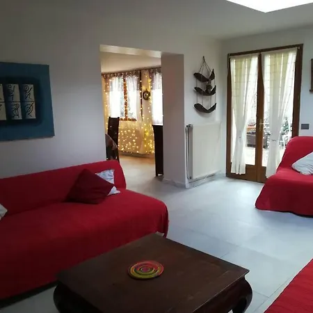 Maison En Bord De Marne * שלה