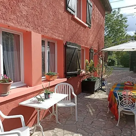 בית נופש Maison En Bord De Marne שלה